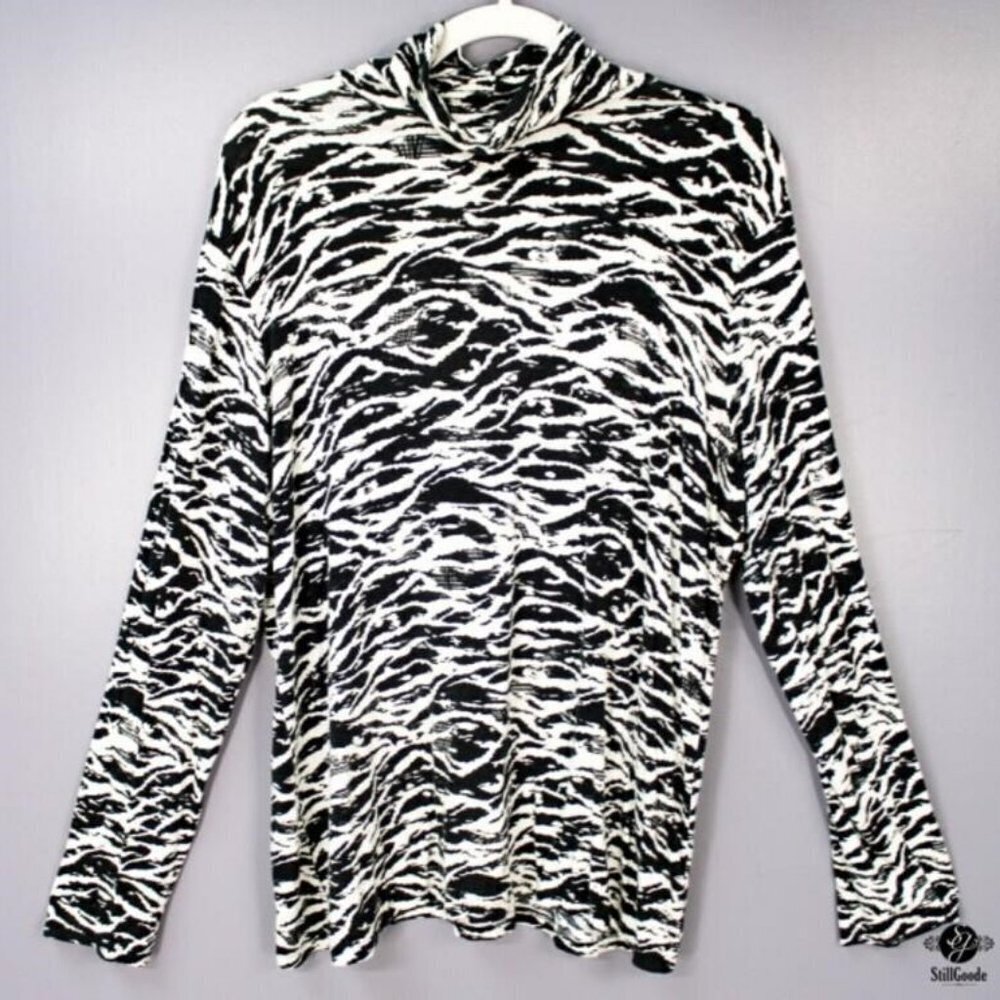 BOGO Investments Long Sleeve Black & White Animal print pattern turtleneck 1X